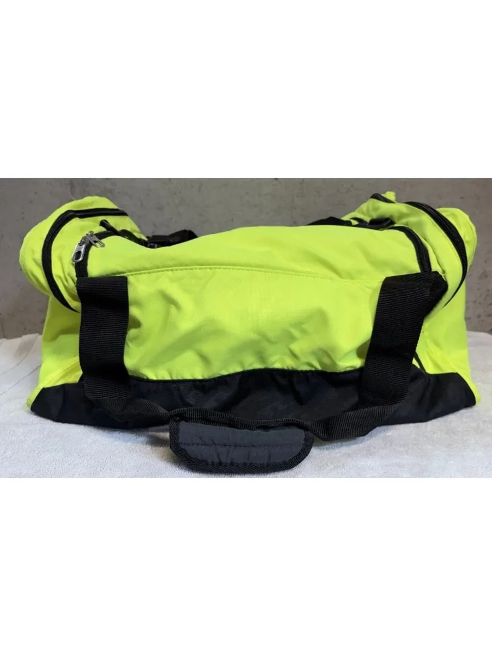 Nike Brasilia 6 Medium Duffel Bag BA4829-710 Volt Neon Green Black Gym Training